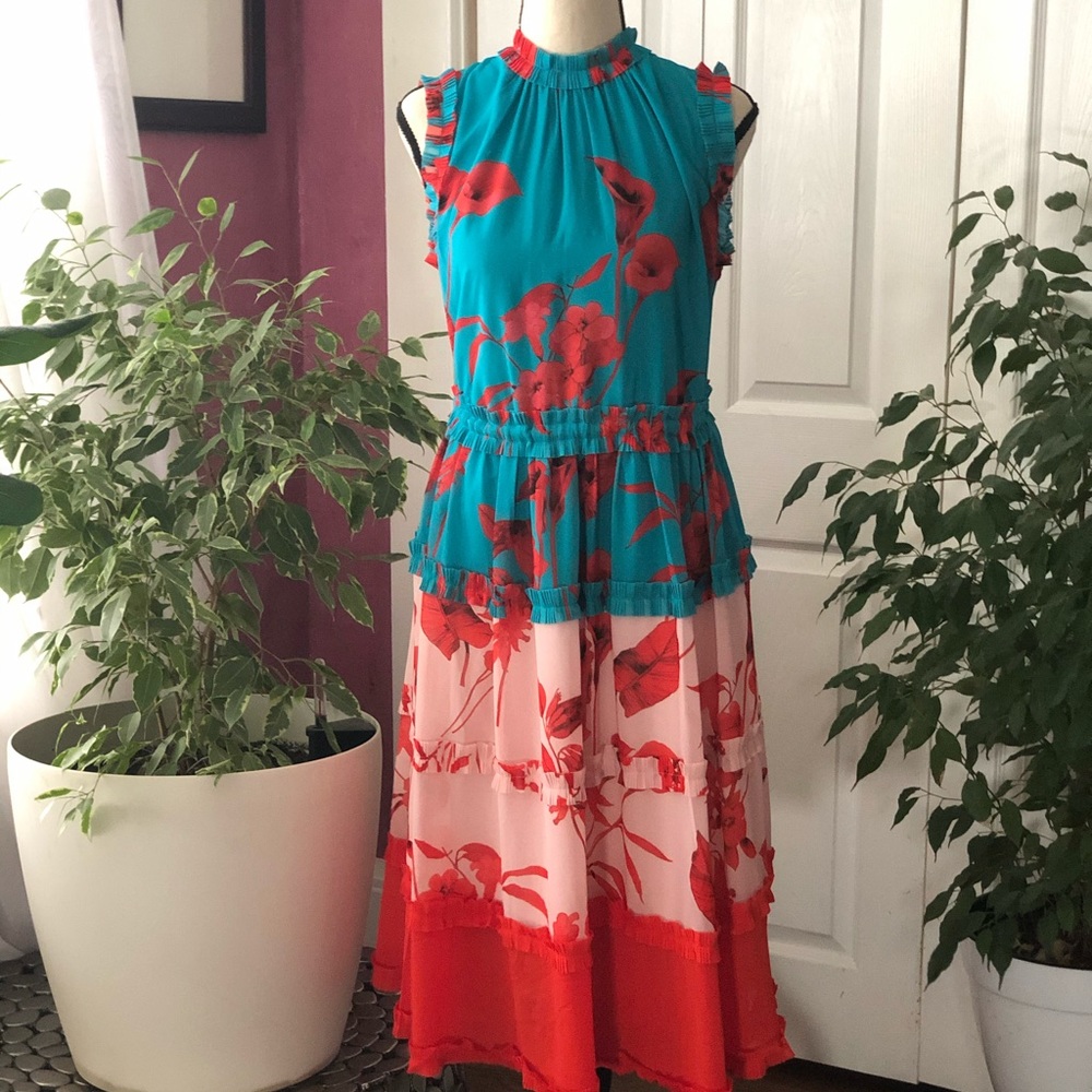 NWT Ted Baker Camila Midi Dress fits like a US 6